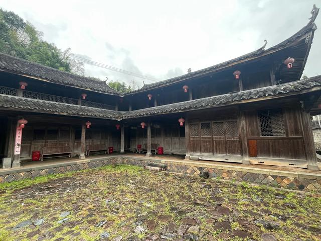 退休夫妻自驾温州泰顺之仕水古镇、胡氏大院、廊桥文化园