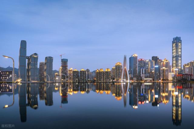 中国下一个“小香港”，不是成都、上海，这座城市才是黑马！