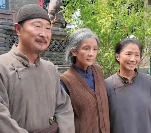 秦海璐曝演完《生万物》费左氏 旅游就去山东 顺便喊迟蓬 原因超搞笑