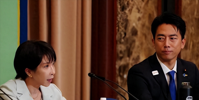 驻日大使馆警告话音未落	，日本开出危险“首枪	”，24小时不到，王毅外长一句话给高市早苗定性