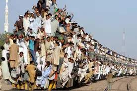 印度女主持人要我们道歉，问凭啥叫他们阿三，叫阿三有三大原因图片