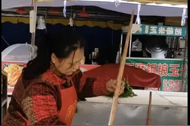 我被南北差异整破防了！听说南方面粉还能买一斤？北方：假的吧？图片