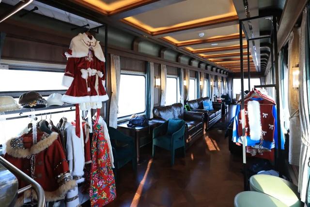 “哈尔滨”的移动城堡 尽享奢华！有观景天窗的豪华专列！