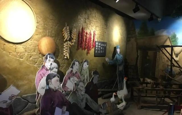 女子逛博物馆，指着镇馆之宝惊呼：这没盖的碗，和我家盖子是一对