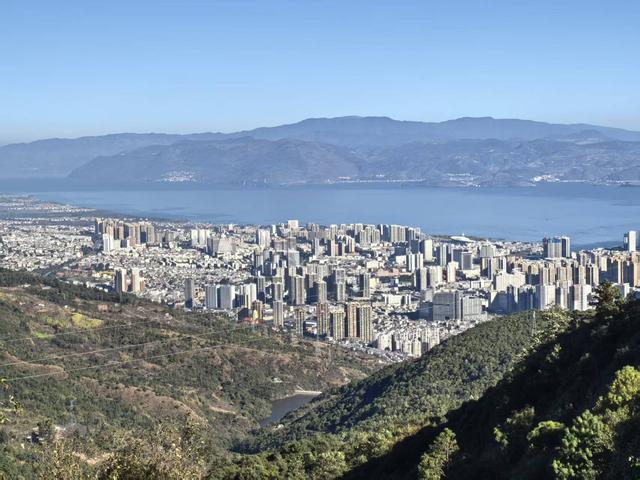 前往者摩山徒步