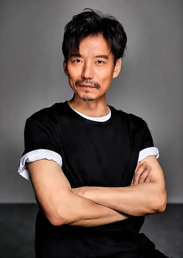 陈佩斯为啥非得找他？观众眼珠子被这个“怂经理”勾走！为啥？