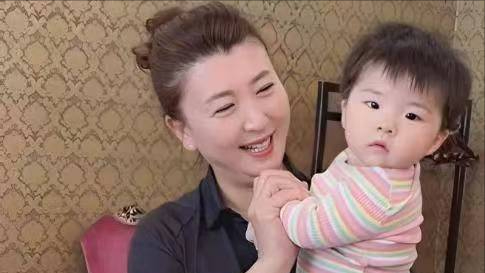 钱再多有什么用？53岁千万身家的闫学晶	，每天为32岁儿子操碎了心