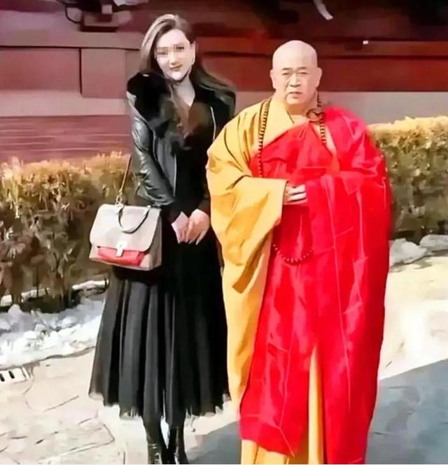 央视通报！释永信怕是要“牢底坐穿”，给女明星开光只是冰山一角