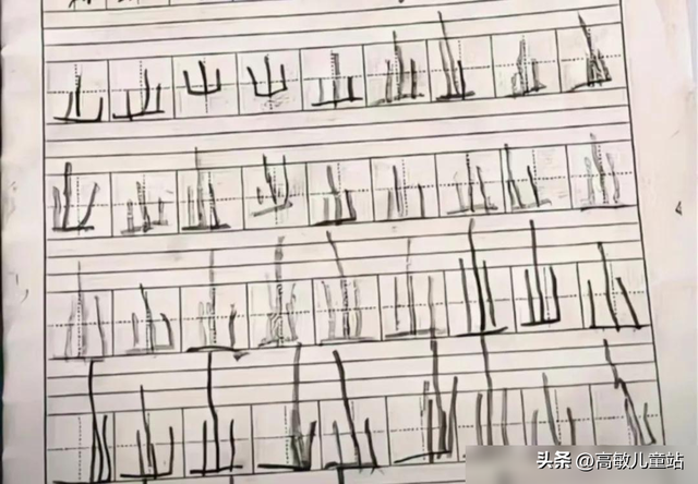 孩子被罚写“罗”字，妈妈拍照上传后走红网络，网友：这字有灵魂