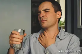 半夜醒来口干的厉害，别以为是缺水，或是这4种疾病“警报”图片