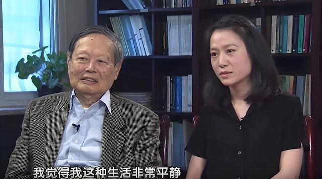 杨振宁去世后，翁帆再发文，49岁无子女的她，早已被安排好了后路
