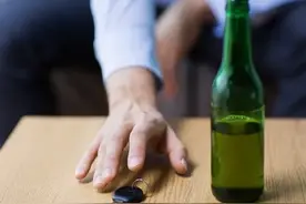 90%的人戒酒失败，是因为没有想清楚这3个问题。图片