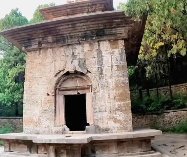 长清灵岩寺风景区门票价格，旅游攻略，交通路线