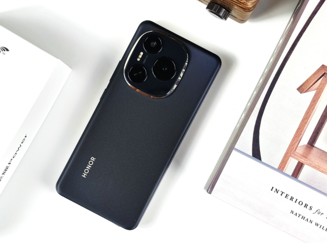 最佳大电池手机！10000mAh+天玑8500，没充电宝啥事了吧