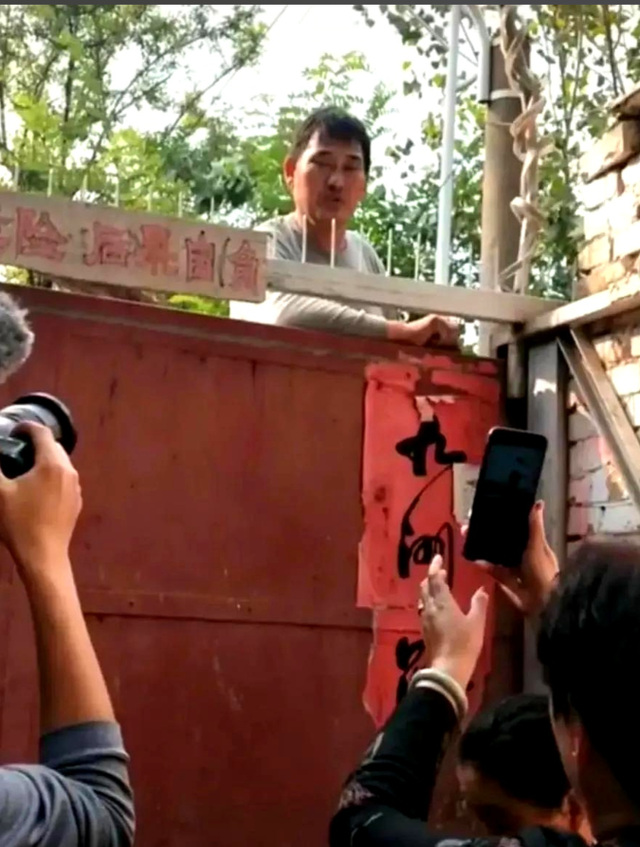 呆呆妹做梦没想到	，杀猪宴收官仅1天， 一家人就走上大衣哥的老路