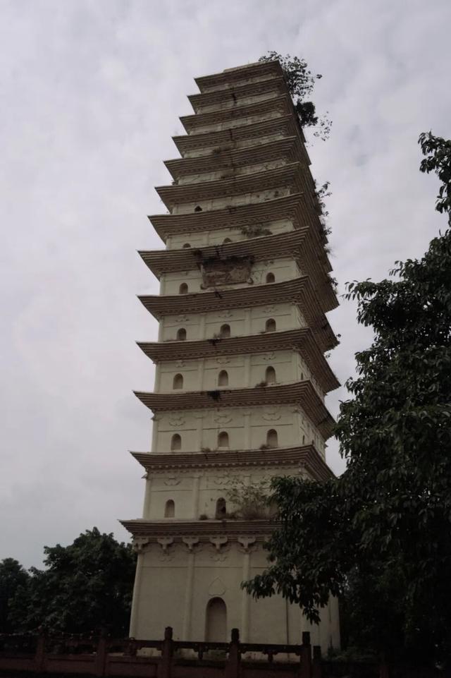 从成都出发，在龙泉山东麓邂逅一座千年场镇的温柔