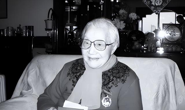 1955年，毛主席看到枪决名单后，拍案大怒：她可是咱全党的恩人！