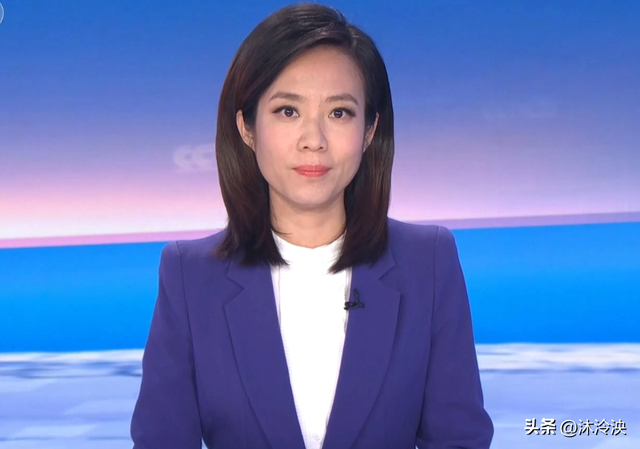 原来九三阅兵的解说是她！23岁就登上央视，今47岁端庄漂亮仍未婚