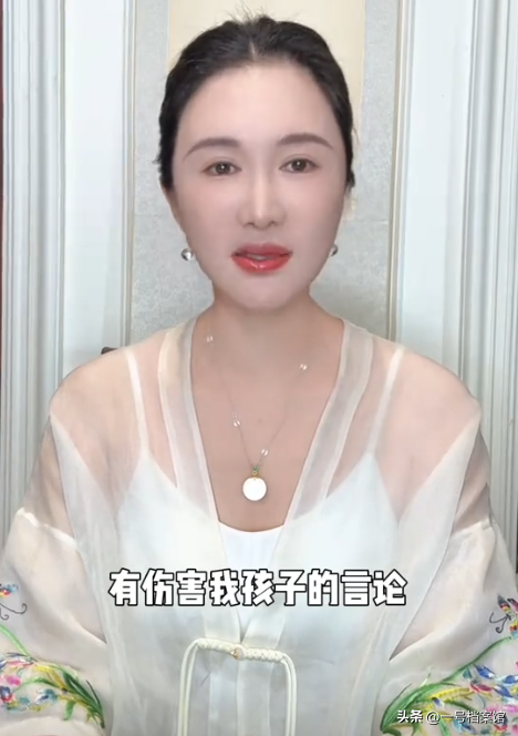 一语成谶！74岁张纪中爷孙恋翻车，年仅一岁的女儿承受“恶意”