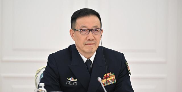 特朗普下“死命令”，美对台定位有变，我国防部发出统一最强音