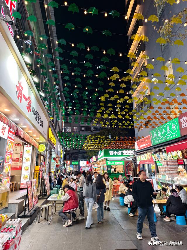 春城夜宴！昆明南屏街 —— 逛吃赏景的全国示范步行街