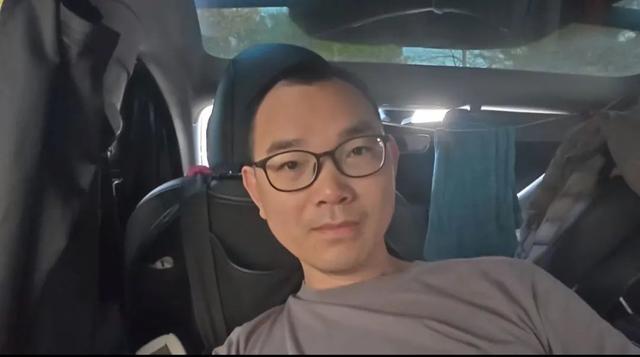 住进车里的年轻人：不租房不买房，5平米最自由