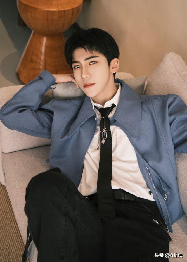 炸裂！26岁男星自曝被“变态控制”6年，女富婆让他结扎，太委屈