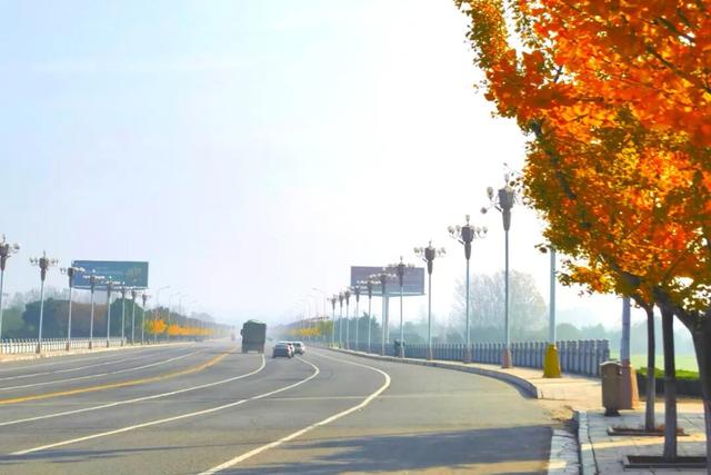 近日，铜山湖大道变了样......