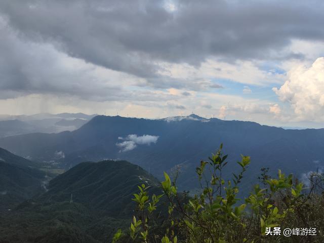 徒步信宜十二灶顶，遇暴雨被淋落汤鸡，却邂逅雨过天晴的美景