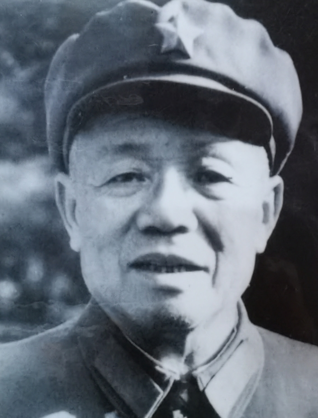 韩先楚到北京找李先念批条子，李先念拒绝，韩：首长，不太像你了