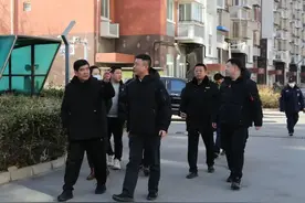 镇主要领导带队调研检查回迁小区消防安全管理工作图片