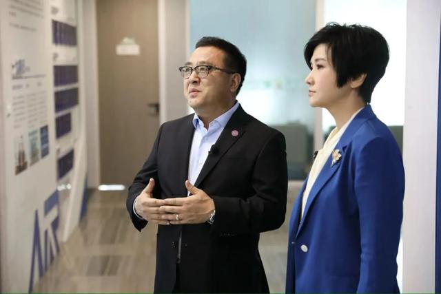 AI时代，我们需要怎样的教育？｜《问答神州》国庆特别节目