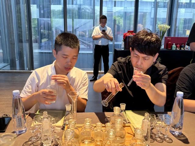 中宣部带队50余名记者,为何集体“沉醉”射洪?