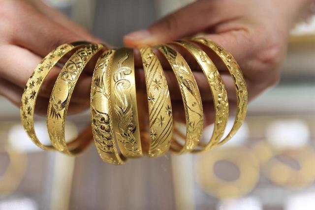 周大福一年三次涨价！年轻人正在抛弃黄金首饰？