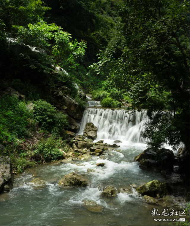 在尼珠河与山水私语。