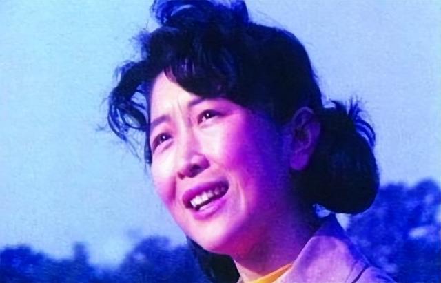 再有钱有什么用！身价10多亿的唐国强	，70岁为儿女操碎了心