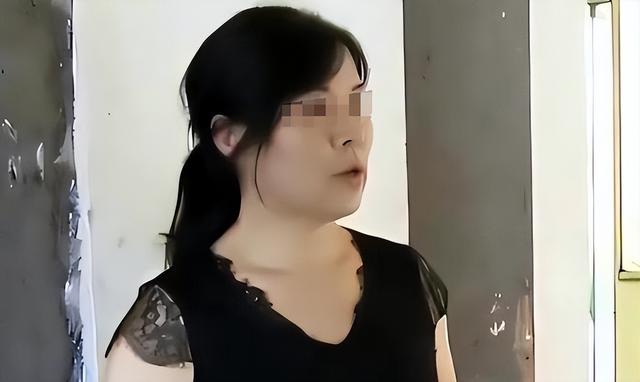 湖南一女子因长得太漂亮，55岁没上过一天班，颜值曝光后网友感慨