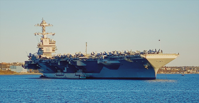 美军王牌航母杀向拉美！1万兵力提前集结，西半球要爆发军事冲突?