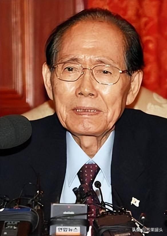 朝方二号人物惊天叛逃，上千武警及装甲车严防死守，阻止事态激化