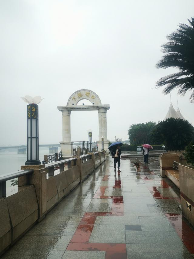 2025北京到海南行程第六天：雨中游襄阳荆州古城，有遗憾有收获