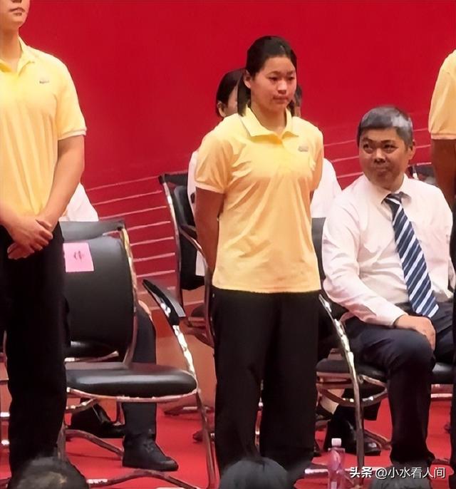 全红婵担心的事发生了！开学仅3天	，被嘲太胖、没文化、撞脸伍佰