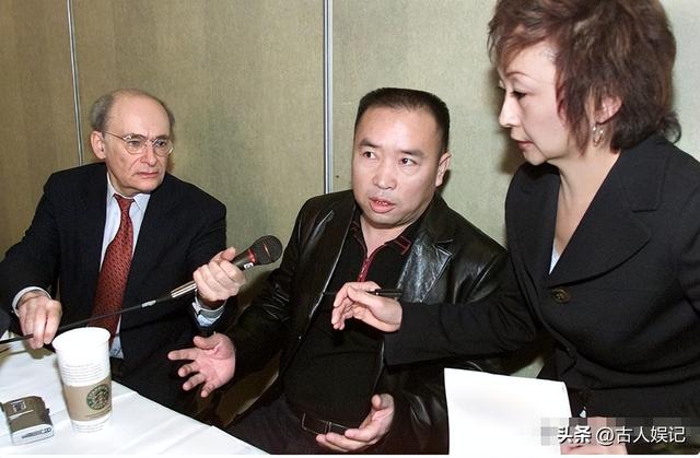 赖昌星妻子曾明娜现状，独居3000平老宅，做饭弄花草活成人生赢家