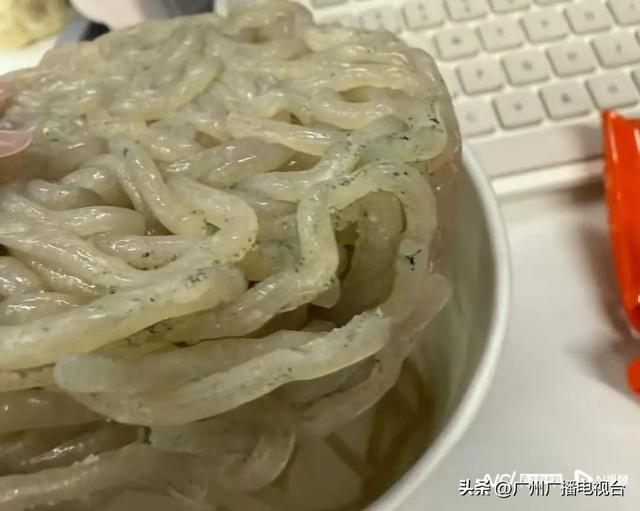 被曝发霉！知名酸辣粉在开市客下架