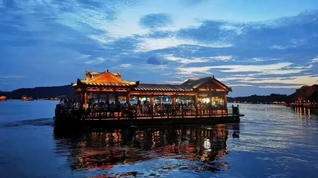 景区免门票，这笔城市经济账怎么算？