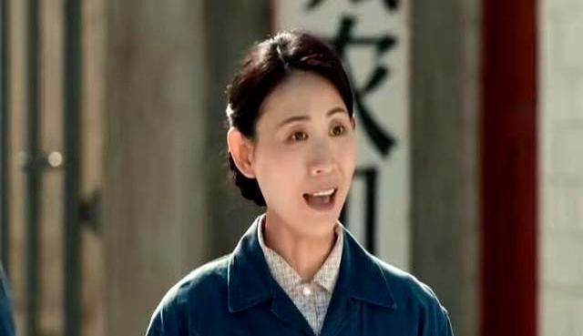 《依依向北风》直到白玉飞下跪忏悔，盛雪竹才知，父亲对她有隐瞒