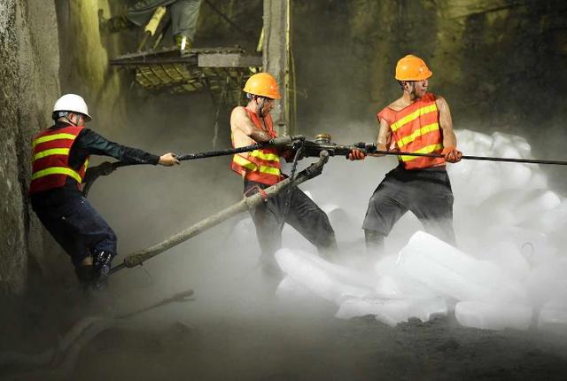 耗资高达3000亿，历时12年，大柱山隧道工程连“基建狂魔”都为难