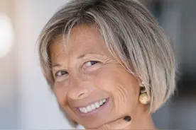 我今年51岁，忽然发现这两年出现了断崖式的衰老，具体表现以下图片