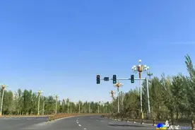 嘉峪关车主注意！这里新增左转专用车道，千万别直行，否则→图片