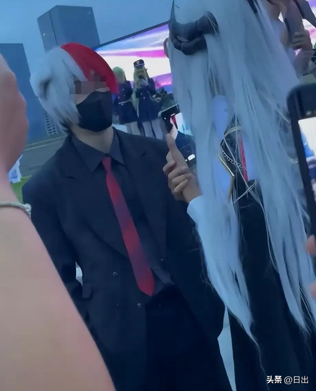 漫展现辱华cos引爆全网：当二次元触碰底线，年轻人行动给出答案