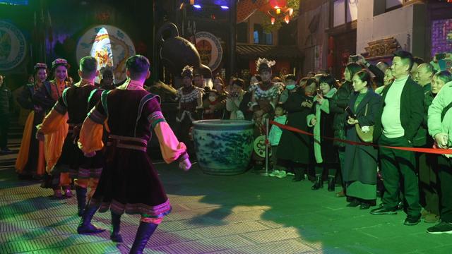 新疆和田歌舞走进四川阆中 两地文化交流绽放新彩